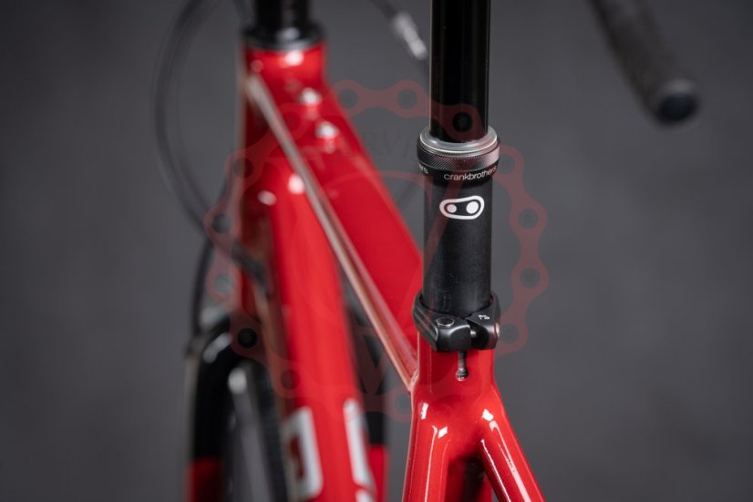 Qayron One.Dr Q 1X Red