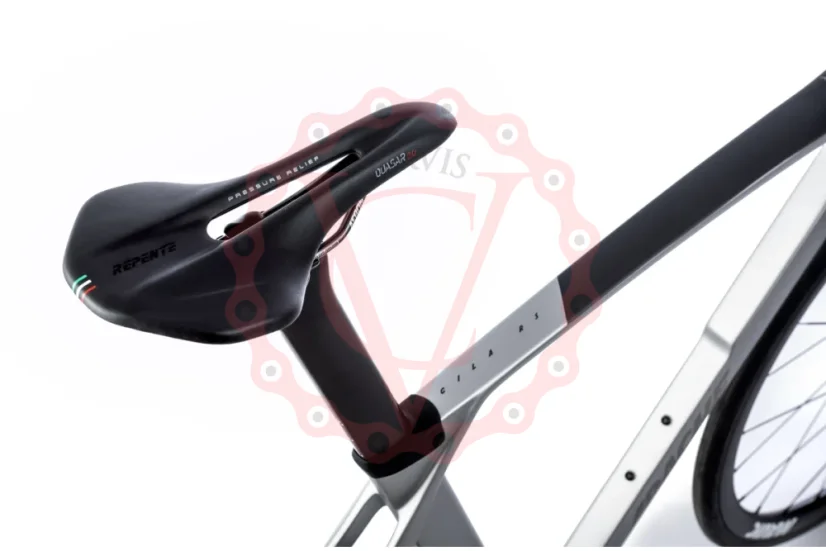 APACHE Gila RS3 stříbrná 28" kolo - Velikost: 56