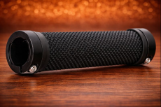 Gripy MAX1 Double Lock černé